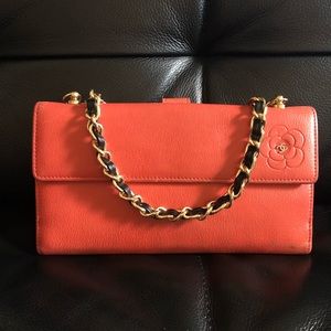 ❤️SOLD❤️ Chanel wallet on chain